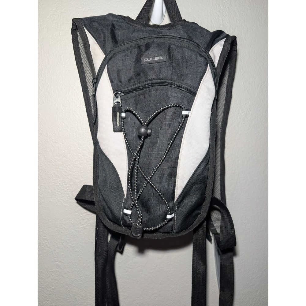 Pulse Hydration Backpack Unisex OS Black Good Active Outdoor Bungee Cord